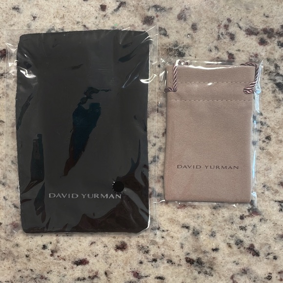 Like new David Yurman topaz, cable wrap ring, size 5.5. Perfect gift! - Picture 6 of 8